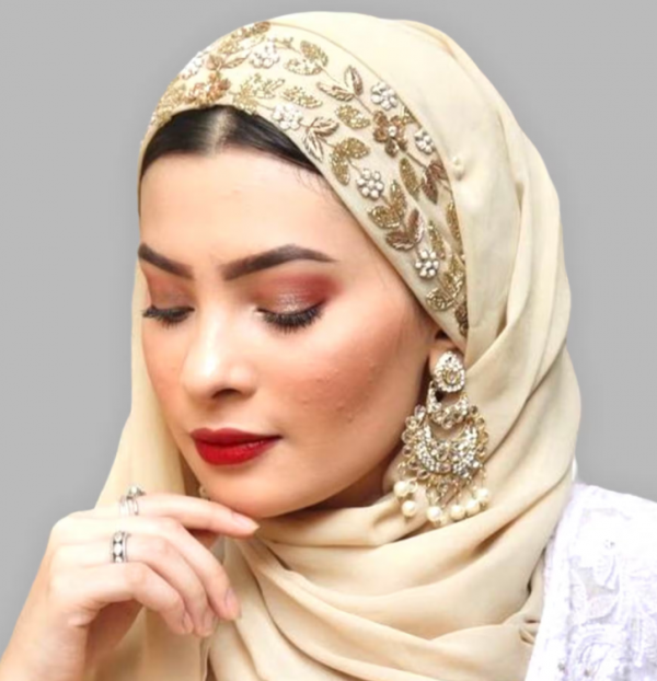 Hijab pesta dengan hiasan kristal atau sequins